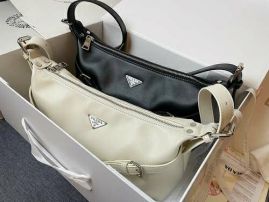 Picture of Prada Lady Handbags _SKUfw142189770fw
